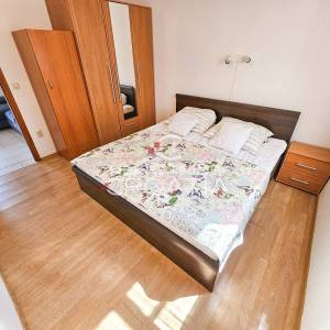 ZATON: 2SP sobe, 2 SPREMIŠTA, 2 TERASE I DVORIŠTE, 100 m OD PLAŽE!