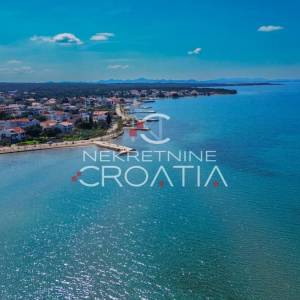 ZATON: 2SP sobe, 2 SPREMIŠTA, 2 TERASE I DVORIŠTE, 100 m OD PLAŽE!