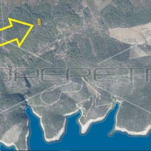 Zemljište 4.105 m2, pravilan oblik i otovoren pogled na more, otok Vis
