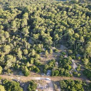 Zemljište 4.105 m2, pravilan oblik i otovoren pogled na more, otok Vis