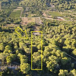 Zemljište 4.105 m2, pravilan oblik i otovoren pogled na more, otok Vis