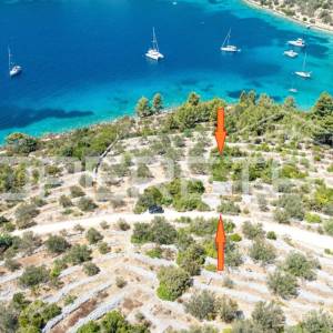 Zemljište nedaleko od mora s objektom i maslinama, 582 m² – Vela Luka