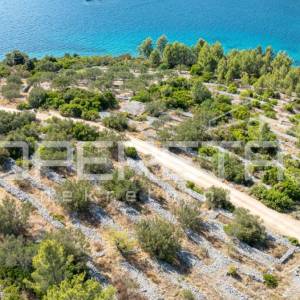 Zemljište s karakterom i potencijalom – 932 m² okruženo prirodom