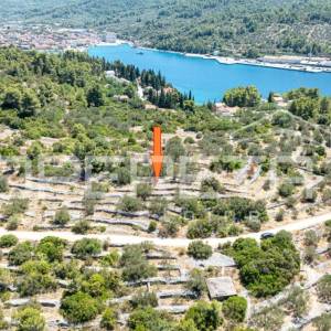 Zemljište s karakterom i potencijalom – 932 m² okruženo prirodom