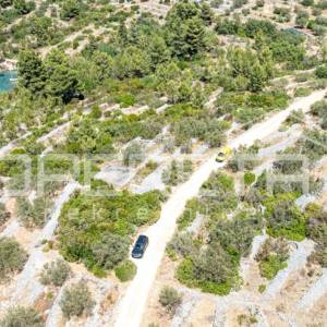Zemljište s karakterom i potencijalom – 932 m² okruženo prirodom