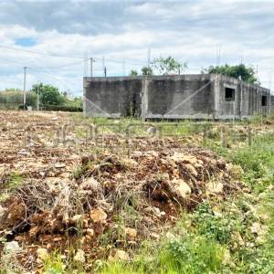 Zemljište s nedovršenim objektom, površina 1.527 m2, Poljica Brig,Nin