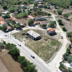 Zemljište s nedovršenim objektom, površina 1.527 m2, Poljica Brig,Nin
