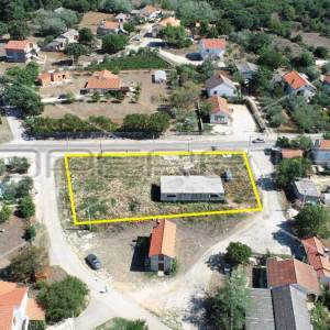 Zemljište s nedovršenim objektom, površina 1.527 m2, Poljica Brig,Nin
