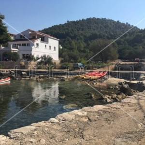 Zemljište s Projektom za Vilu, 1. red do mora, uvala Gršćica, otok Korčula