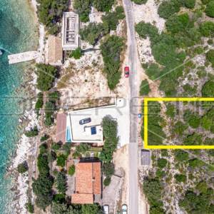 Zemljište sa otvorenim pogledom na more, Lastovo