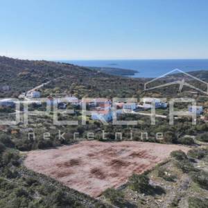 Zemljište u Primoštenu s panoramskim pogledom na more- idealno za gradnju vile