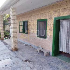 Zmajevac - okolica, imanje s kućom i gospodarskim objektima