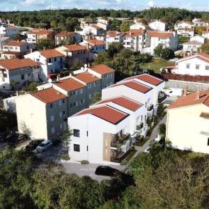 ŽMINJ – dvosobni stan u prizemlju, idealan za obitelj (Stan D)