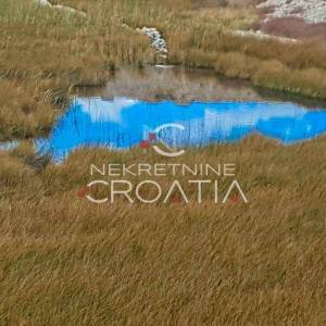 ZRĆE, uz plažu, 134.000 m2 SA IZVOROM VODE !!! 