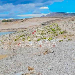 ZRĆE, uz plažu, 134.000 m2 SA IZVOROM VODE !!! 