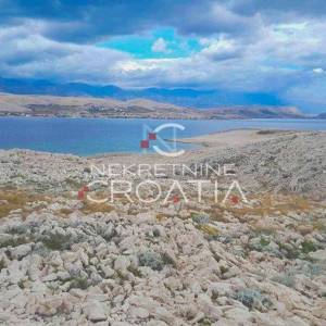 ZRĆE, uz plažu, 134.000 m2 SA IZVOROM VODE !!! 