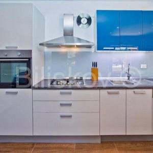 Žrnovnica, samostojeća kuća 300 m2 sa bazenom
