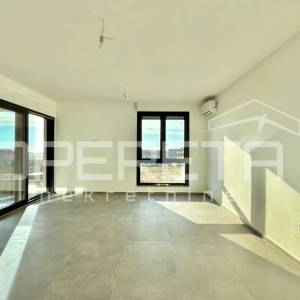 1S apartman u prizemlju s velikom terasom