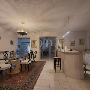 2 vile s bazenom + poslovni prostor na jednoj parceli od 2.700 m2