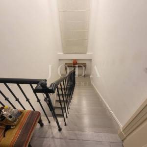 2 vile s bazenom + poslovni prostor na jednoj parceli od 2.700 m2