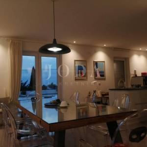 2 vile s bazenom + poslovni prostor na jednoj parceli od 2.700 m2