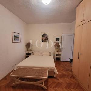 2 vile s bazenom + poslovni prostor na jednoj parceli od 2.700 m2