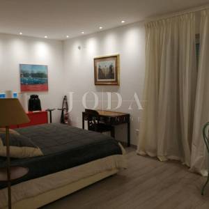 2 vile s bazenom + poslovni prostor na jednoj parceli od 2.700 m2