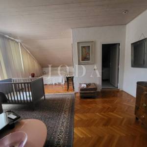 2 vile s bazenom + poslovni prostor na jednoj parceli od 2.700 m2