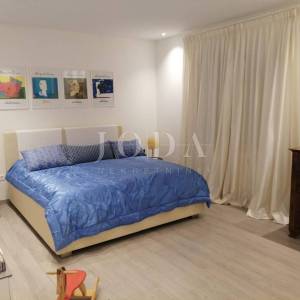 2 vile s bazenom + poslovni prostor na jednoj parceli od 2.700 m2