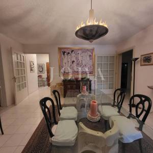 2 vile s bazenom + poslovni prostor na jednoj parceli od 2.700 m2