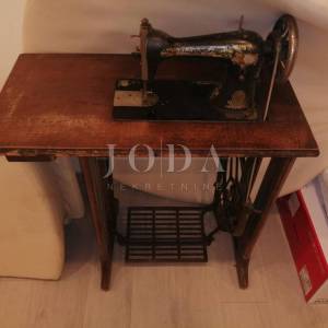 2 vile s bazenom + poslovni prostor na jednoj parceli od 2.700 m2