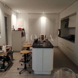 2 vile s bazenom + poslovni prostor na jednoj parceli od 2.700 m2