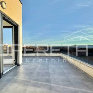 2S apartman na drugom katu – Povljana
