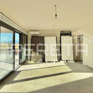 2S apartman u prizemlju s velikim vrtom i terasom