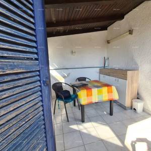 Apartman na prodaju u Barbarigi – prvi red do mora