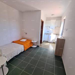 Apartman na prodaju u Barbarigi – prvi red do mora