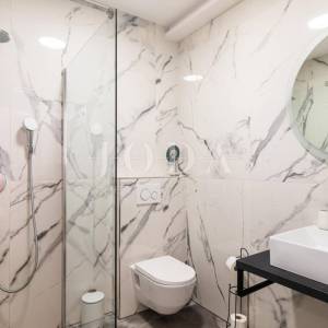 Apartman s bazenom i okućnicom