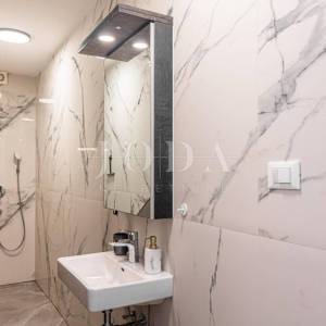 Apartman s bazenom i okućnicom