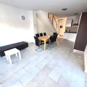 Apartman s bazenom na mirnoj lokaciji blizu Malinske