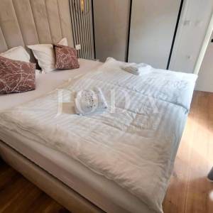 Apartman s bazenom na prestižnoj lokaciji!