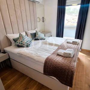 Apartman s bazenom na prestižnoj lokaciji!