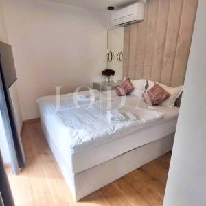 Apartman s bazenom na prestižnoj lokaciji!