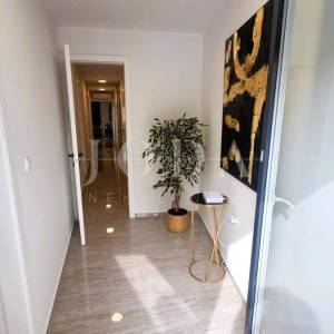 Apartman s bazenom na prestižnoj lokaciji!