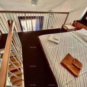 Apartman s galerijom i pogledom na more – Duga Uvala, 100 m od plaže