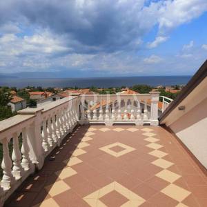 Apartman s otvorenim pogledom na more - Malinska