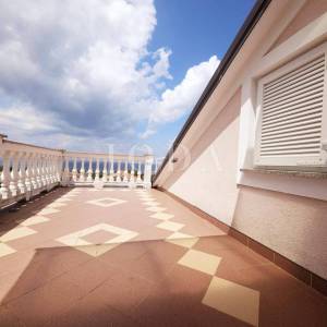 Apartman s otvorenim pogledom na more - Malinska