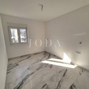 Apartman s pogledom na more - novogradnja uvala Soline