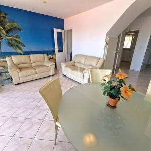 Apartman s pogledom na more 60 m od plaže