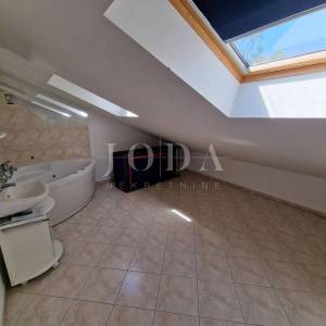 Apartman s pogledom na more 60 m od plaže