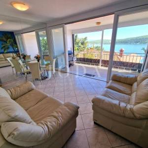 Apartman s pogledom na more 60 m od plaže